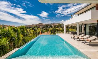 Villa de lujo en venta lista para entrar a vivir con impresionantes vistas al golf, en una prestigiosa zona en Benahavis - Marbella 38151 