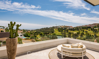 Villa de lujo en venta lista para entrar a vivir con impresionantes vistas al golf, en una prestigiosa zona en Benahavis - Marbella 38154 