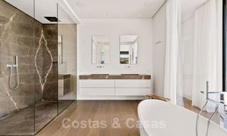 Villa de lujo en venta lista para entrar a vivir con impresionantes vistas al golf, en una prestigiosa zona en Benahavis - Marbella 38160 