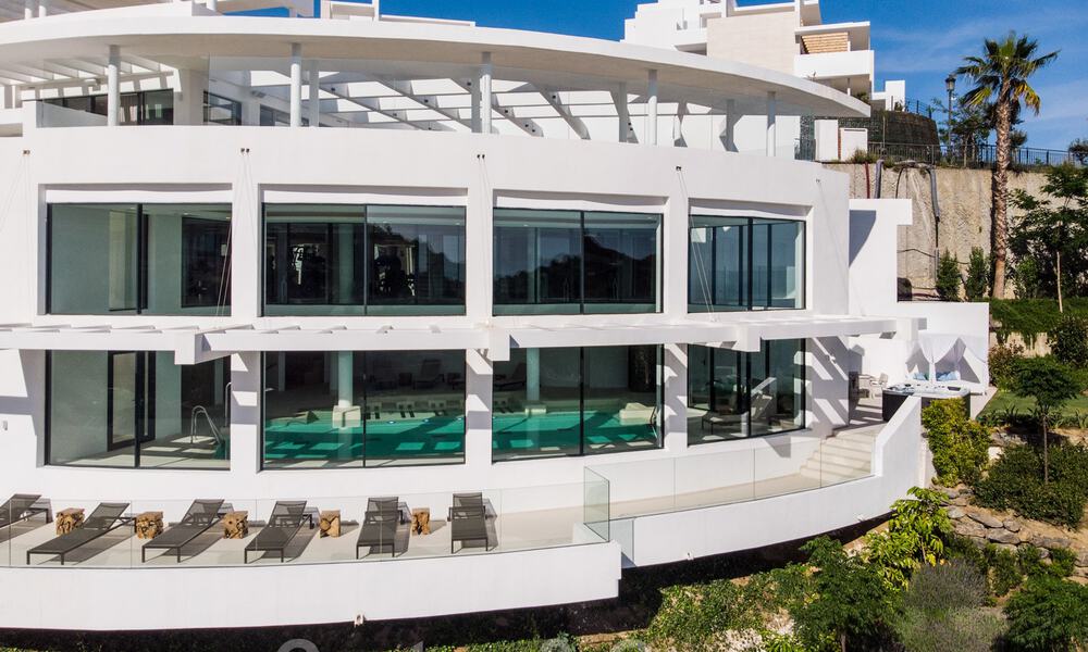 Apartamentos lujosos, modernos y contemporáneos con impresionantes vistas al mar en venta a poca distancia del centro de Marbella 38324