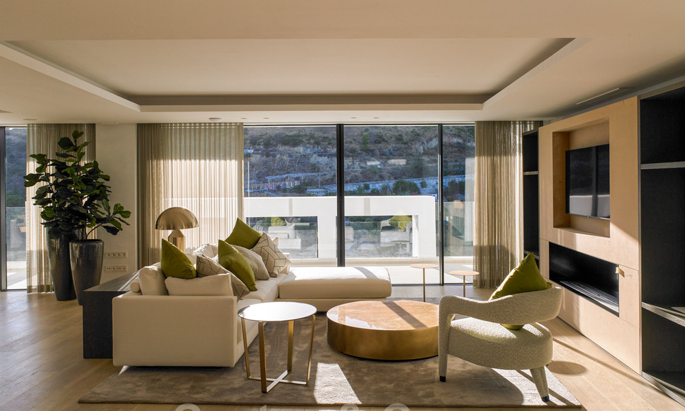 Apartamentos lujosos, modernos y contemporáneos con impresionantes vistas al mar en venta a poca distancia del centro de Marbella 38329
