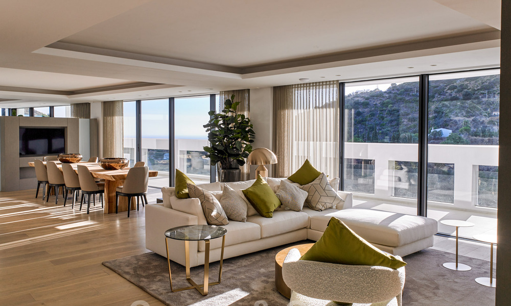 Apartamentos lujosos, modernos y contemporáneos con impresionantes vistas al mar en venta a poca distancia del centro de Marbella 38331