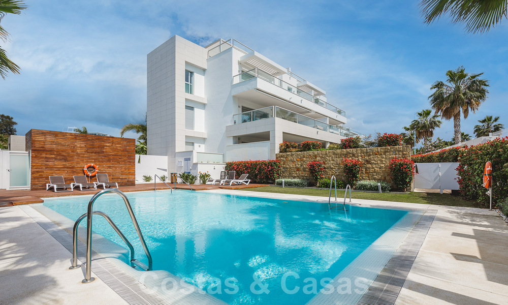 Listo para entrar a vivir, moderno apartamento en venta, a un paso de la playa y a corta distancia del centro de San Pedro, Marbella 38245