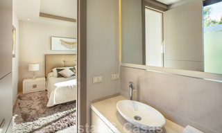 Villa de lujo contemporánea y elegante en venta en una comunidad privada en la Milla de Oro de Marbella 38270 