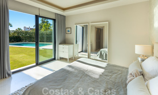Villa de lujo contemporánea y elegante en venta en una comunidad privada en la Milla de Oro de Marbella 38280 