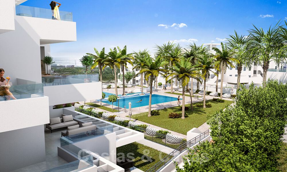 Nueva promoción con apartamentos y áticos de lujo con piscina privada a 500 metros del mar en Estepona 38407