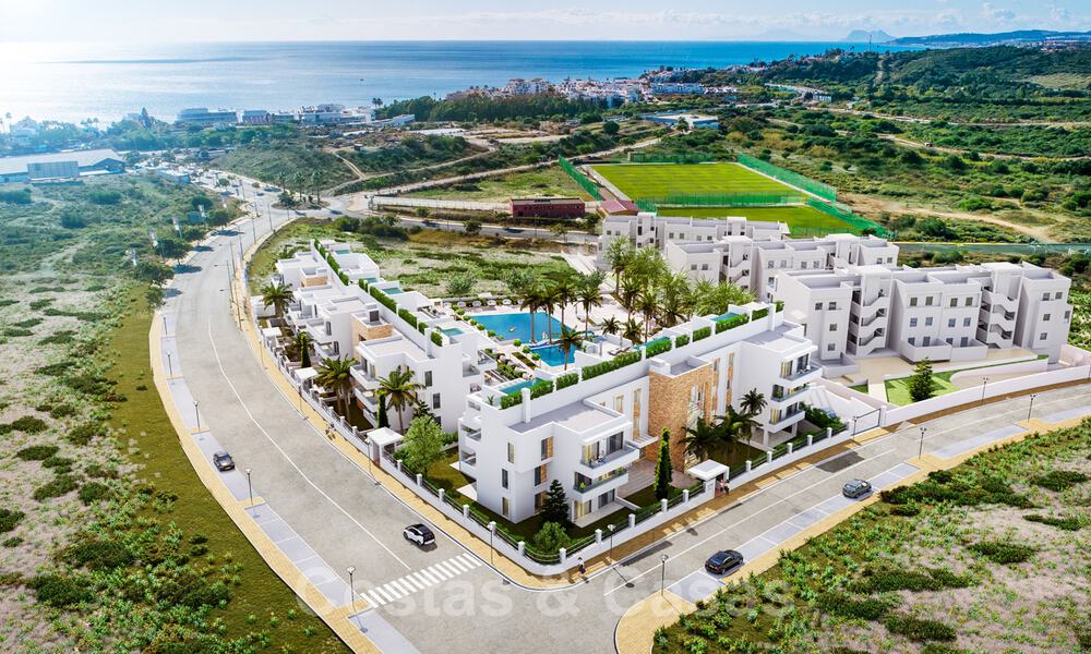 Nueva promoción con apartamentos y áticos de lujo con piscina privada a 500 metros del mar en Estepona 38409