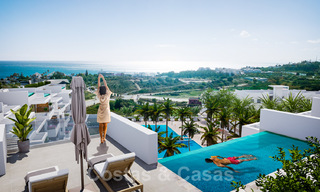 Nueva promoción con apartamentos y áticos de lujo con piscina privada a 500 metros del mar en Estepona 38410 