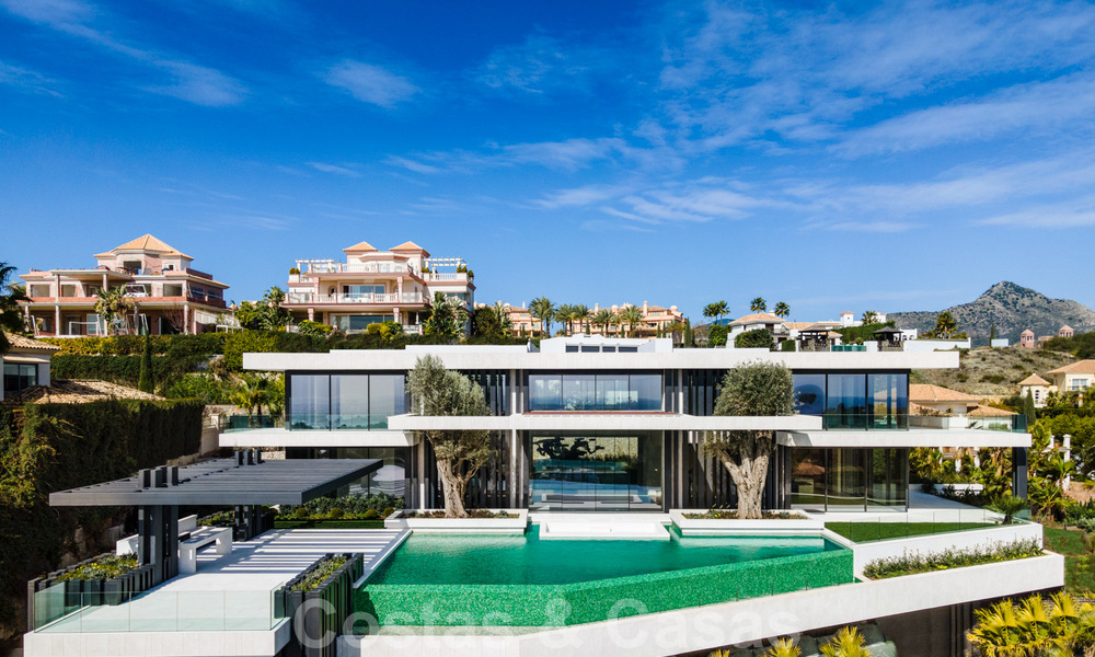 Nueva, moderna y majestuosa villa en venta con vistas panorámicas en un resort de golf de cinco estrellas en Marbella - Benahavis 38455