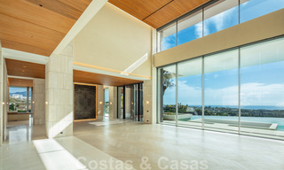 Nueva, moderna y majestuosa villa en venta con vistas panorámicas en un resort de golf de cinco estrellas en Marbella - Benahavis 38458 