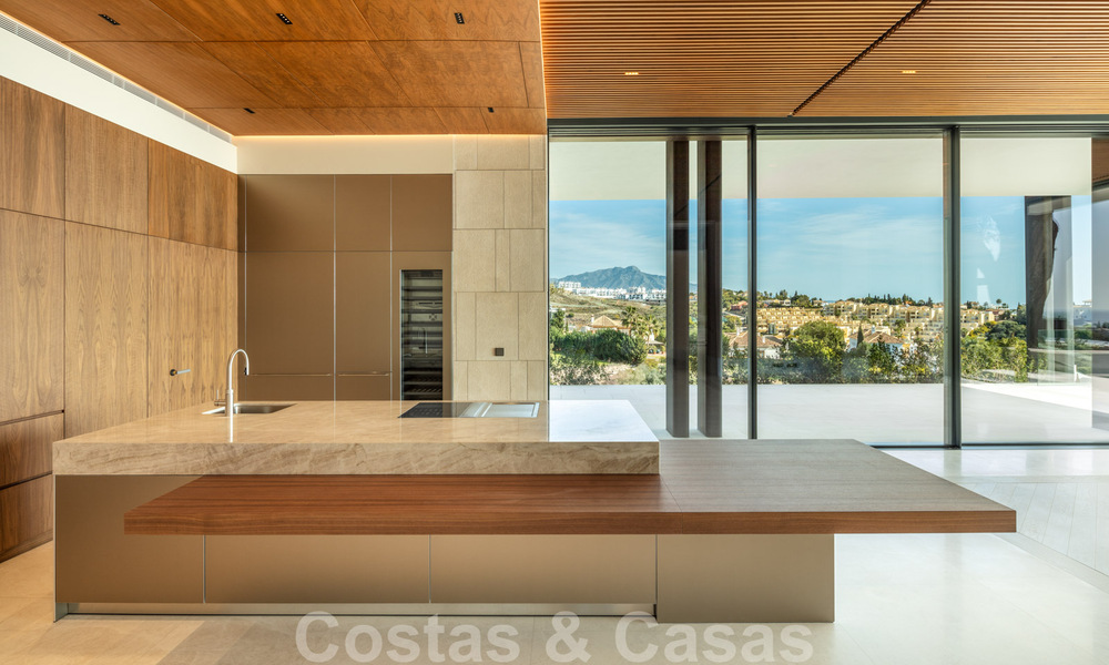 Nueva, moderna y majestuosa villa en venta con vistas panorámicas en un resort de golf de cinco estrellas en Marbella - Benahavis 38463