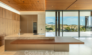 Nueva, moderna y majestuosa villa en venta con vistas panorámicas en un resort de golf de cinco estrellas en Marbella - Benahavis 38463 