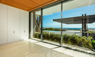 Nueva, moderna y majestuosa villa en venta con vistas panorámicas en un resort de golf de cinco estrellas en Marbella - Benahavis 38465 