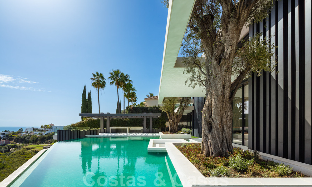 Nueva, moderna y majestuosa villa en venta con vistas panorámicas en un resort de golf de cinco estrellas en Marbella - Benahavis 38475