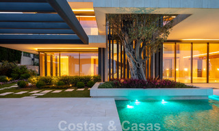 Nueva, moderna y majestuosa villa en venta con vistas panorámicas en un resort de golf de cinco estrellas en Marbella - Benahavis 52346 