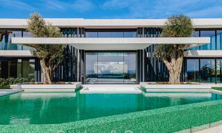 Nueva, moderna y majestuosa villa en venta con vistas panorámicas en un resort de golf de cinco estrellas en Marbella - Benahavis 52347 