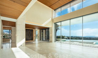 Nueva, moderna y majestuosa villa en venta con vistas panorámicas en un resort de golf de cinco estrellas en Marbella - Benahavis 52348 