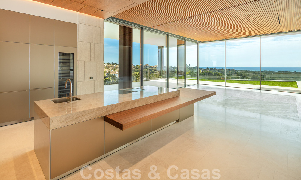 Nueva, moderna y majestuosa villa en venta con vistas panorámicas en un resort de golf de cinco estrellas en Marbella - Benahavis 52354