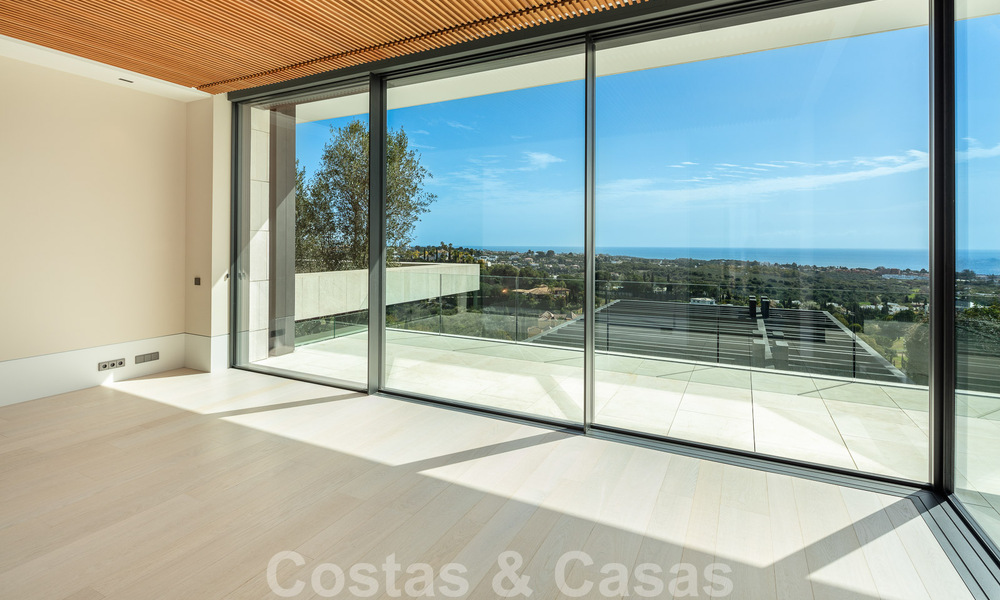 Nueva, moderna y majestuosa villa en venta con vistas panorámicas en un resort de golf de cinco estrellas en Marbella - Benahavis 52361