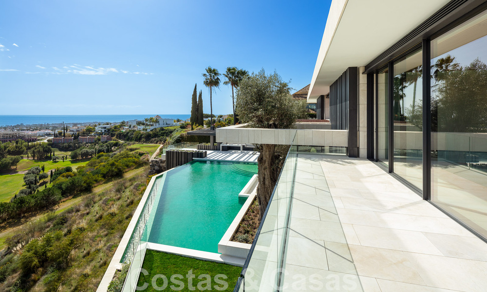 Nueva, moderna y majestuosa villa en venta con vistas panorámicas en un resort de golf de cinco estrellas en Marbella - Benahavis 52362