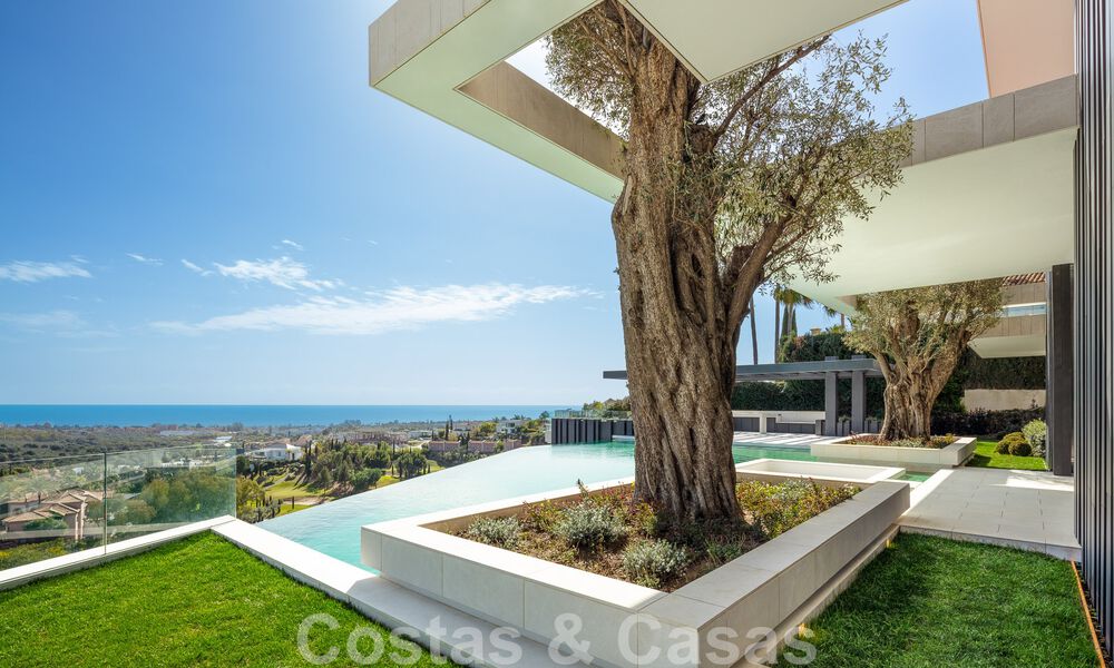 Nueva, moderna y majestuosa villa en venta con vistas panorámicas en un resort de golf de cinco estrellas en Marbella - Benahavis 52364