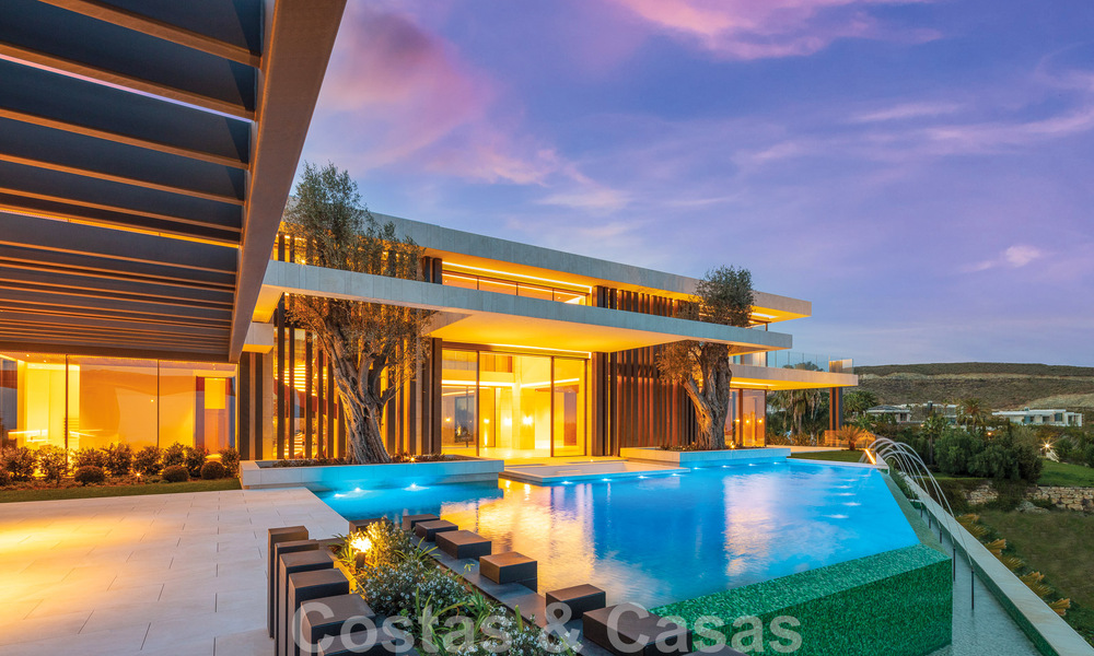 Nueva, moderna y majestuosa villa en venta con vistas panorámicas en un resort de golf de cinco estrellas en Marbella - Benahavis 52373