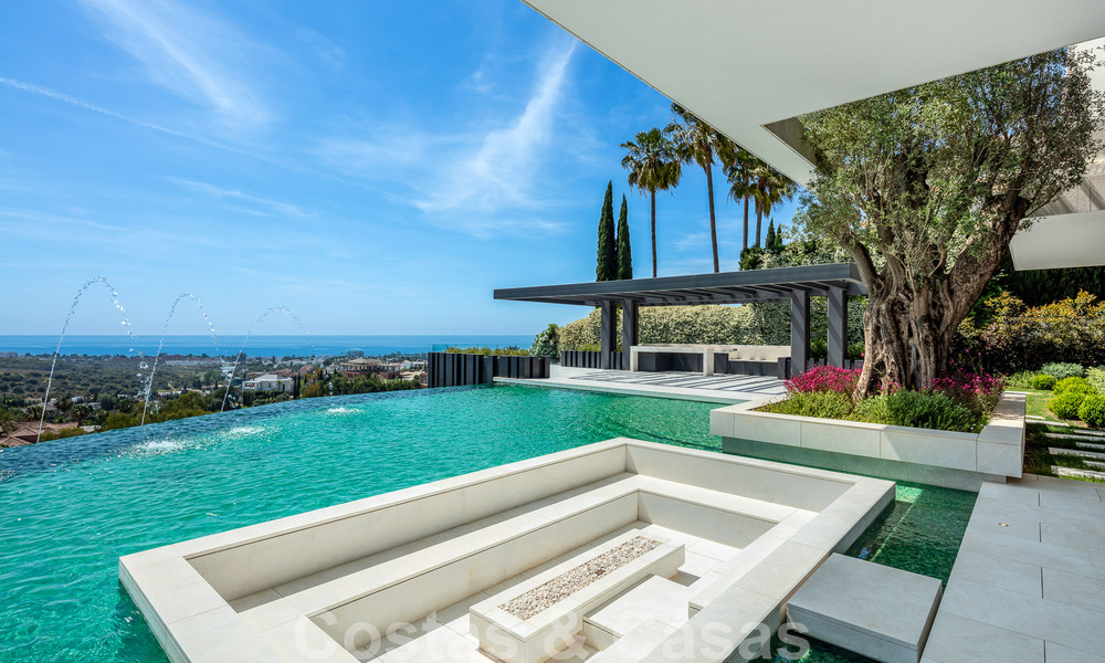 Nueva, moderna y majestuosa villa en venta con vistas panorámicas en un resort de golf de cinco estrellas en Marbella - Benahavis 52375