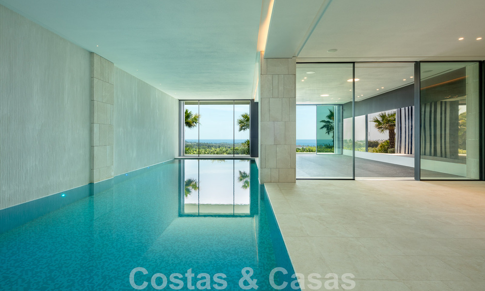 Nueva, moderna y majestuosa villa en venta con vistas panorámicas en un resort de golf de cinco estrellas en Marbella - Benahavis 52379