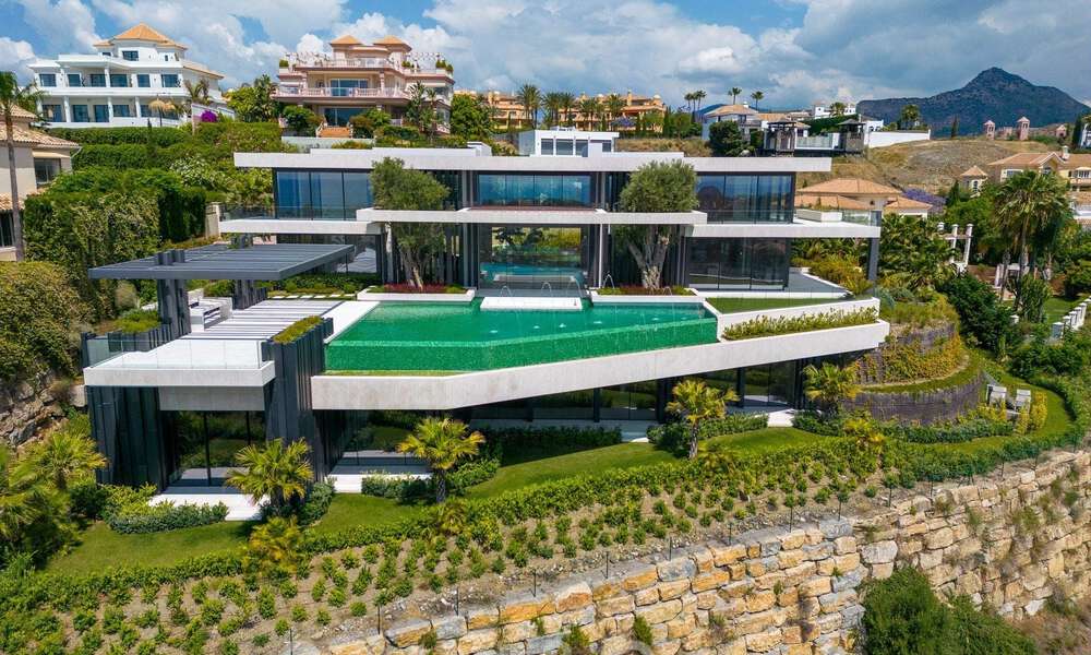Nueva, moderna y majestuosa villa en venta con vistas panorámicas en un resort de golf de cinco estrellas en Marbella - Benahavis 52383