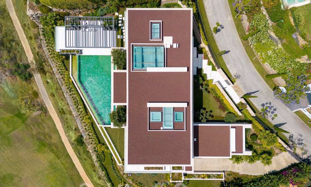 Nueva, moderna y majestuosa villa en venta con vistas panorámicas en un resort de golf de cinco estrellas en Marbella - Benahavis 52384