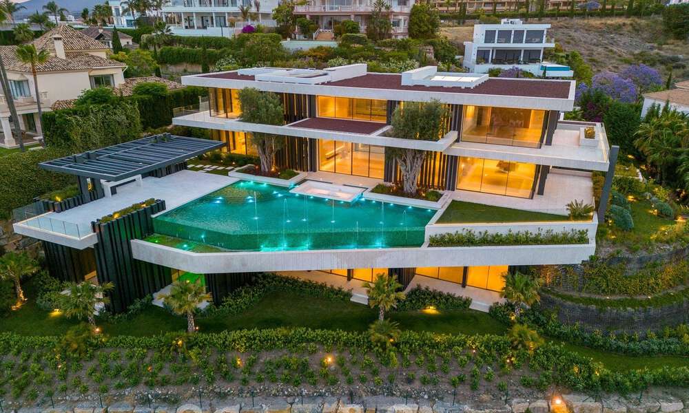 Nueva, moderna y majestuosa villa en venta con vistas panorámicas en un resort de golf de cinco estrellas en Marbella - Benahavis 52386