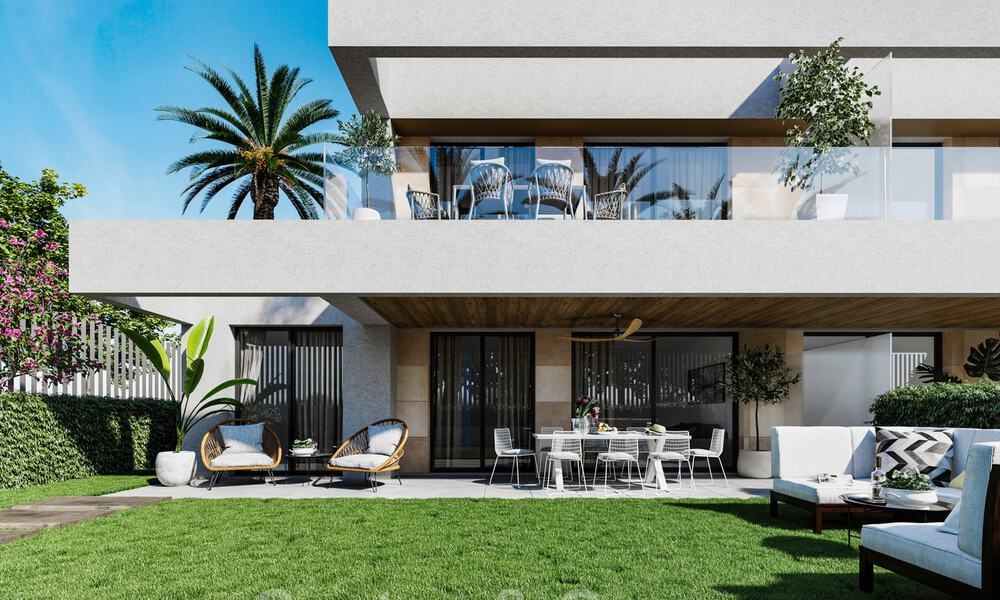 Nuevos y modernos apartamentos en venta al lado de la playa de Elviria en Marbella 38502