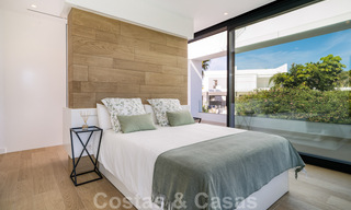 Se vende villa moderna, nueva, lista para entrar a vivir en la Nueva Milla de Oro, entre Marbella y Estepona, a un paso de la playa 38608 