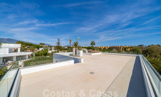 Se vende villa moderna, nueva, lista para entrar a vivir en la Nueva Milla de Oro, entre Marbella y Estepona, a un paso de la playa 38892 