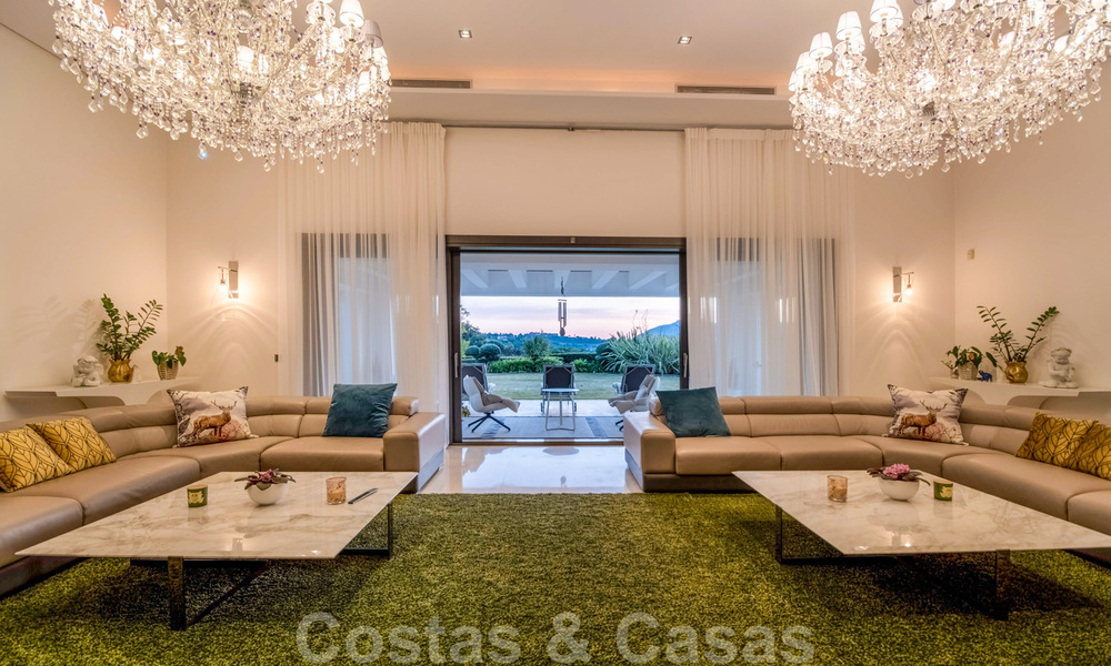Villa lujosa y contemporánea en venta de primera línea de golf con impresionantes vistas en el exclusivo complejo La Zagaleta, Benahavis - Marbella 38698