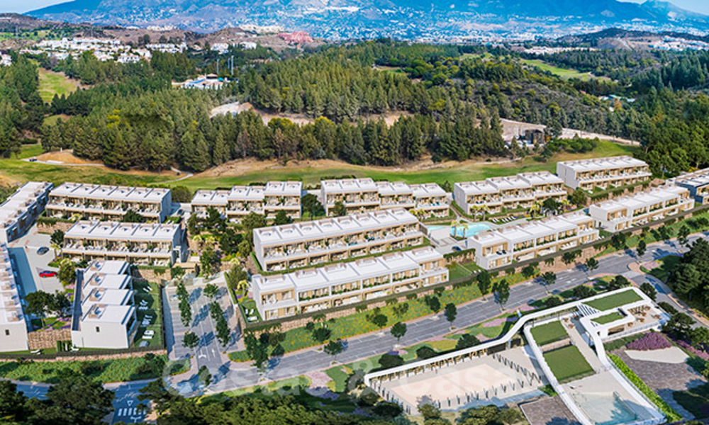 Nueva promoción de viviendas de lujo en venta, en primera línea de golf en Mijas, Costa del Sol 38721