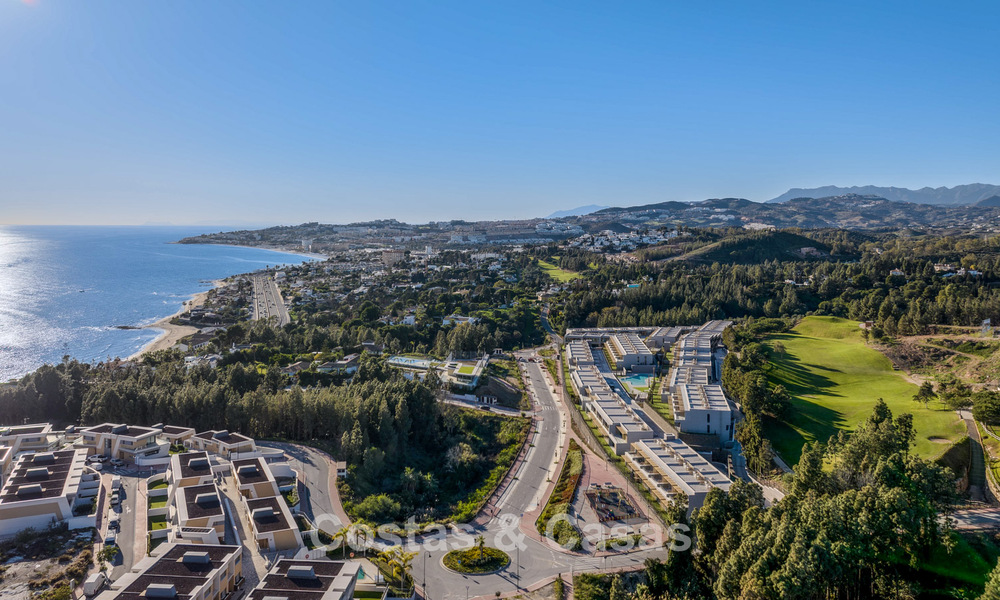 Listo para mudarse, nueva promoción de viviendas de lujo en venta, en primera línea de golf en Mijas, Costa del Sol 805090