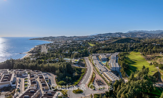 Listo para mudarse, nueva promoción de viviendas de lujo en venta, en primera línea de golf en Mijas, Costa del Sol 805090 