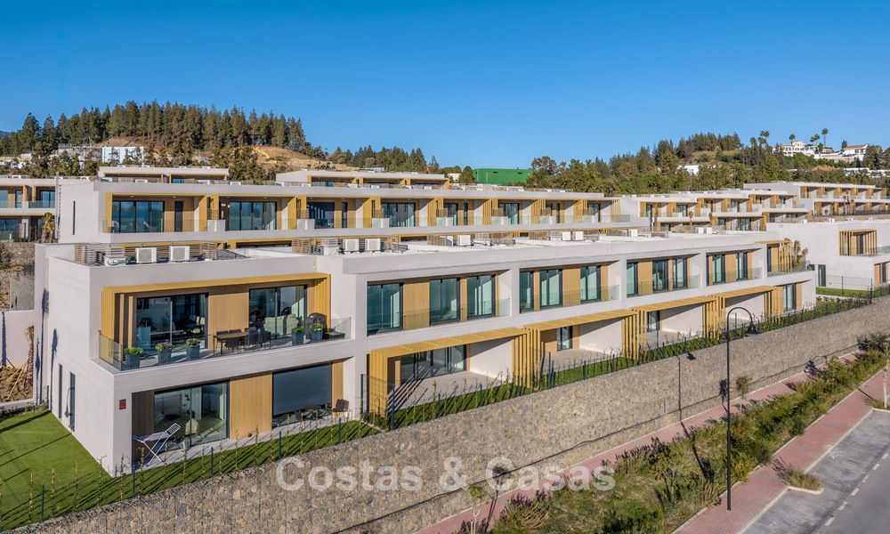 Listo para mudarse, nueva promoción de viviendas de lujo en venta, en primera línea de golf en Mijas, Costa del Sol 805093