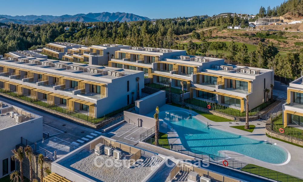 Listo para mudarse, nueva promoción de viviendas de lujo en venta, en primera línea de golf en Mijas, Costa del Sol 805095