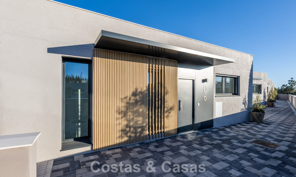 Listo para mudarse, nueva promoción de viviendas de lujo en venta, en primera línea de golf en Mijas, Costa del Sol 805098