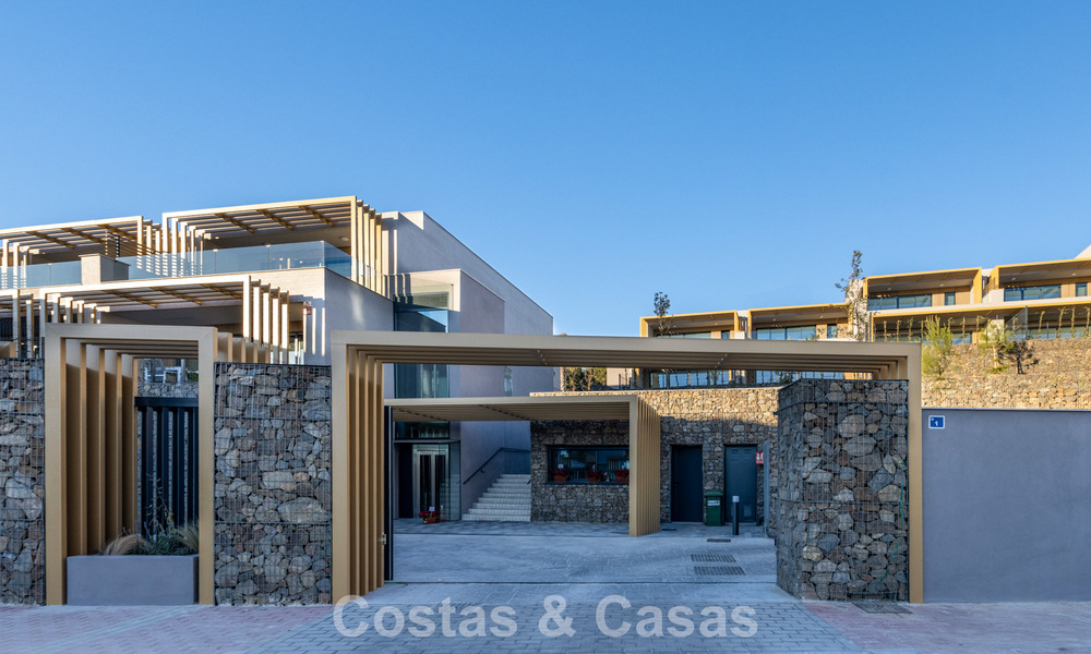 Listo para mudarse, nueva promoción de viviendas de lujo en venta, en primera línea de golf en Mijas, Costa del Sol 805101
