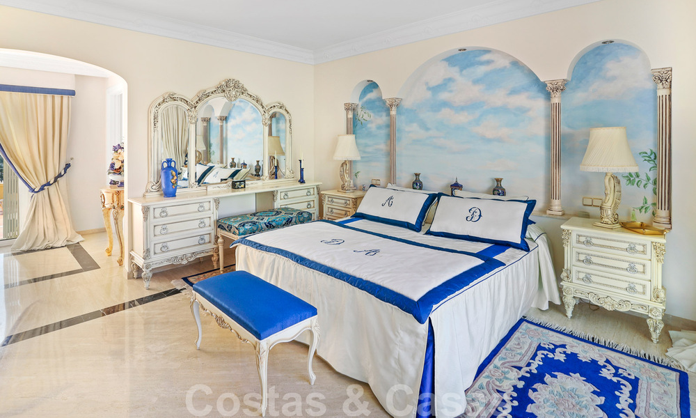 Lujosa villa de estilo clásico español en venta con vistas panorámicas al mar en Benahavis - Marbella 38733