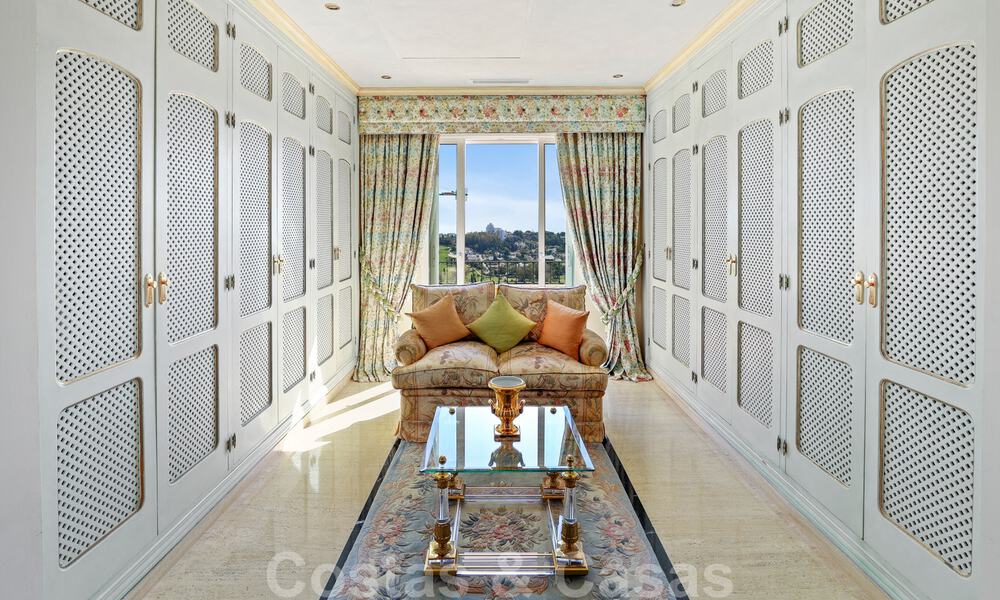 Lujosa villa de estilo clásico español en venta con vistas panorámicas al mar en Benahavis - Marbella 38741