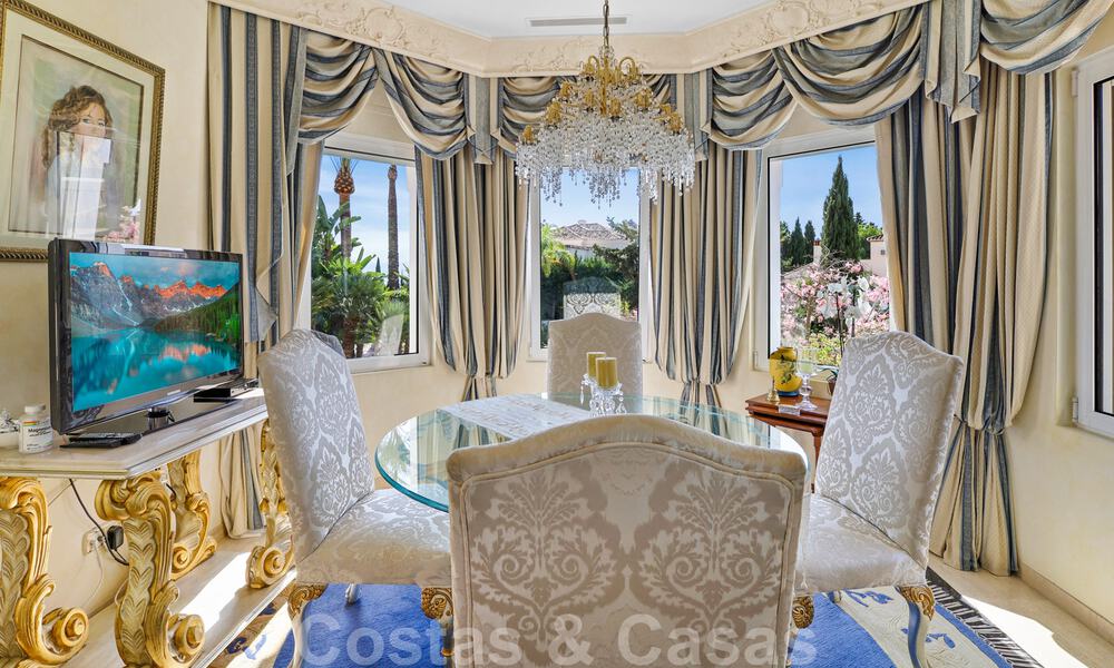 Lujosa villa de estilo clásico español en venta con vistas panorámicas al mar en Benahavis - Marbella 38748