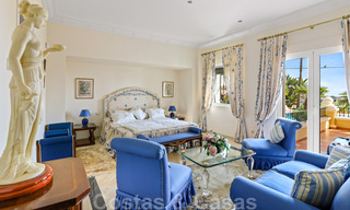 Lujosa villa de estilo clásico español en venta con vistas panorámicas al mar en Benahavis - Marbella 38757 