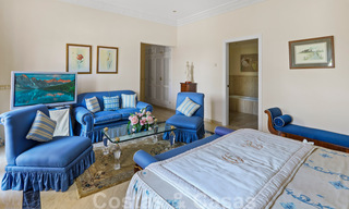 Lujosa villa de estilo clásico español en venta con vistas panorámicas al mar en Benahavis - Marbella 38758 