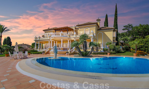 Lujosa villa de estilo clásico español en venta con vistas panorámicas al mar en Benahavis - Marbella 38765