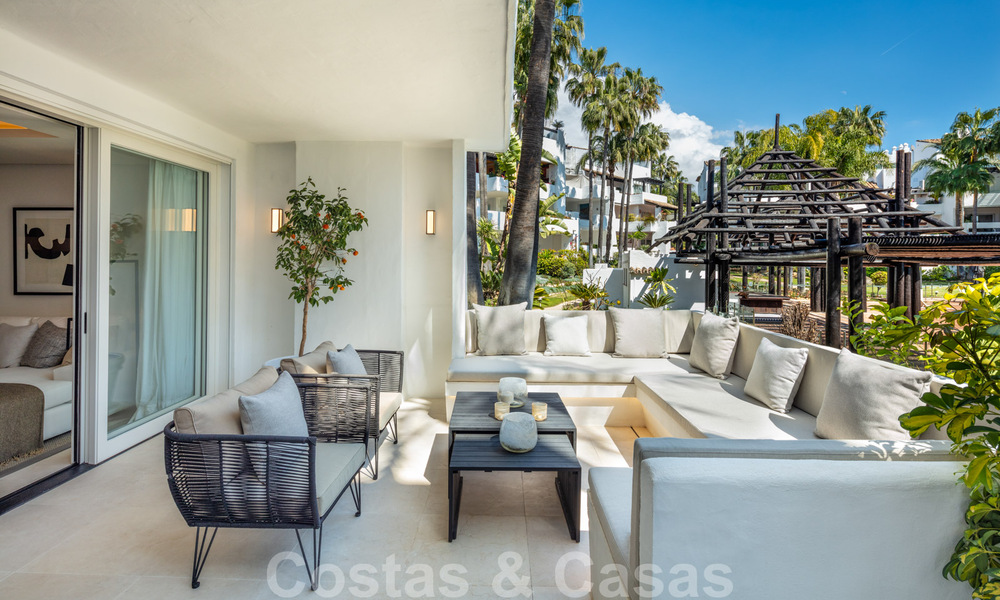 Lujoso apartamento contemporáneo renovado con impresionantes vistas al jardín, en venta en Puente Romano - Milla de Oro de Marbella 38915