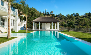 Majestuosa y contemporánea villa mediterránea de lujo en venta con vistas al mar en la exclusiva zona de El Madroñal en Benahavis - Marbella 38837 